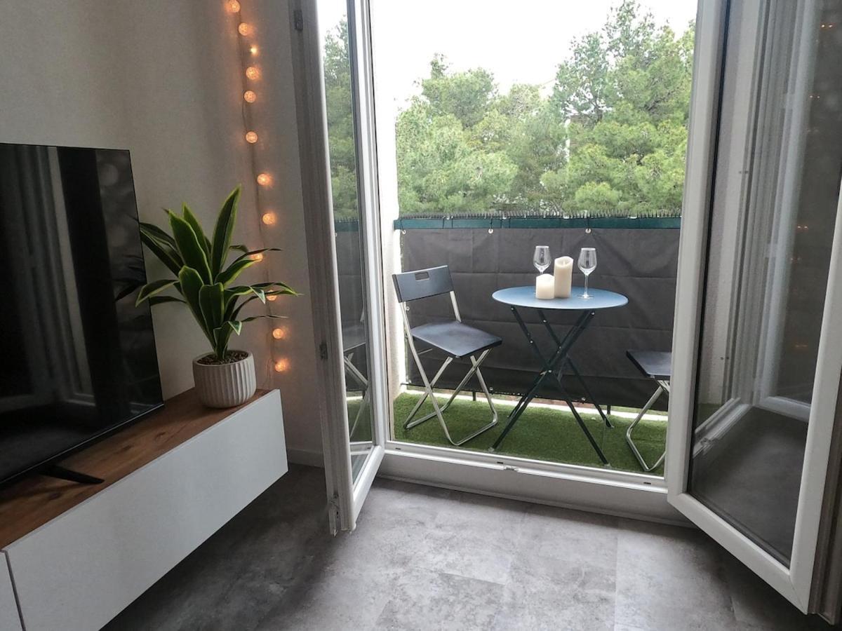 T2 Cosy Romantic, Balcon,clim, Parking Gratuit *